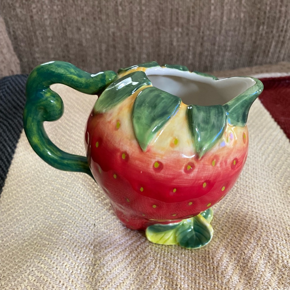 Vintage strawberry creamer by “Home Accents “.